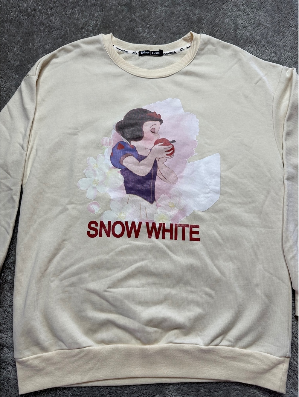 Disney LUSON Snow White Sweatshirt Cream Beige Womens Size M Medium